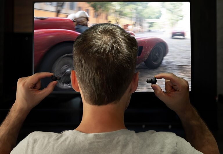 Bluetooth Headphones for noise reduction and privacy